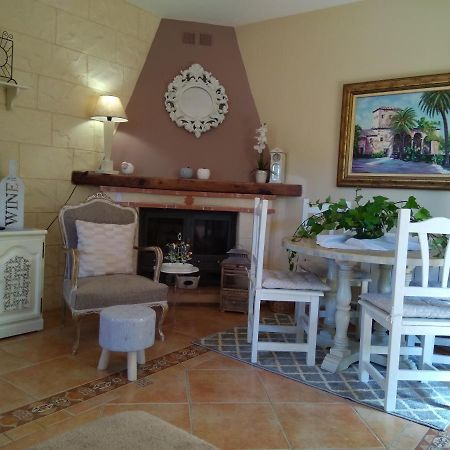 Laurel De La Reina Bed & Breakfast - Boutique La Zubia  Buitenkant foto