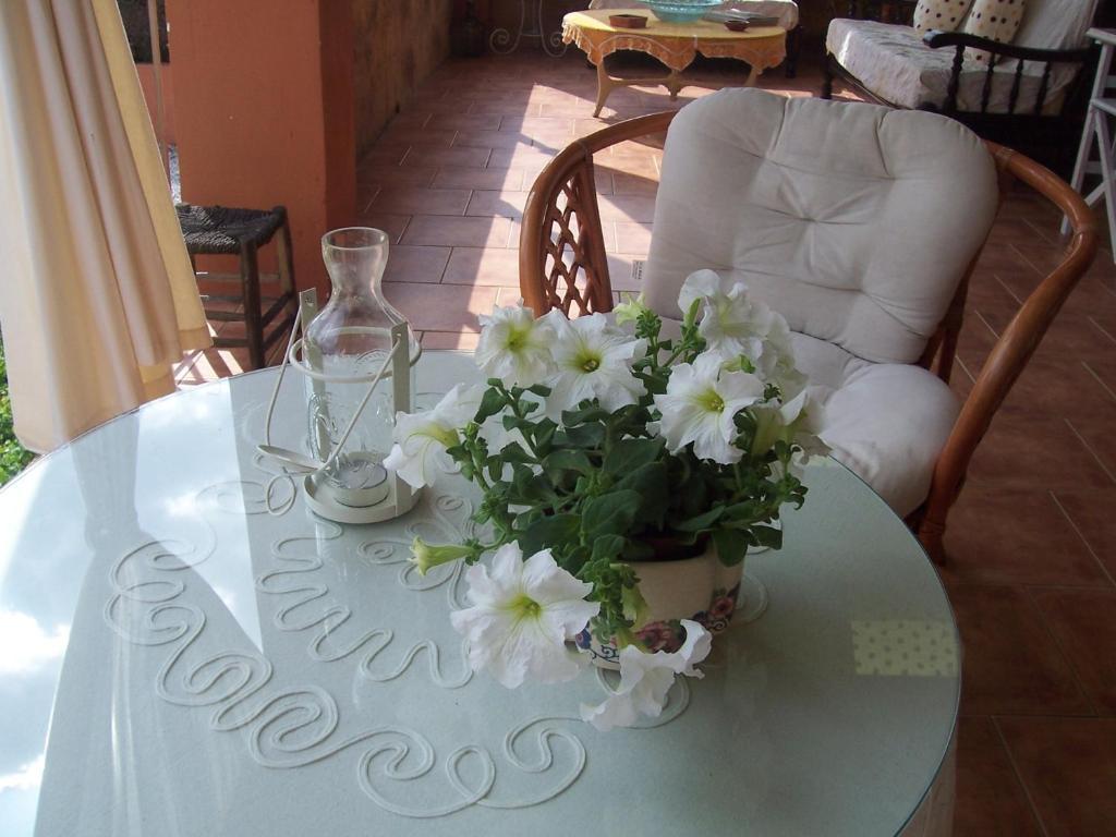 Laurel De La Reina Bed & Breakfast - Boutique La Zubia  Buitenkant foto